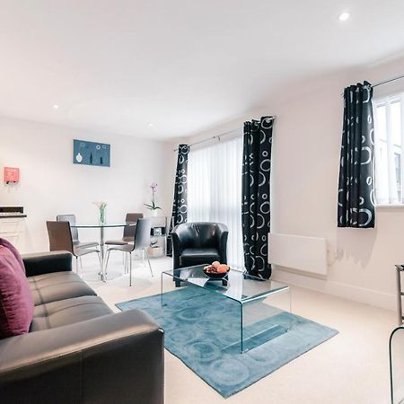 Roomspace Serviced Apartments - Capitol Square Epsom Bilik gambar